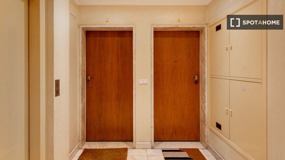 Apartment Lisbon, 1 bed — photo 14