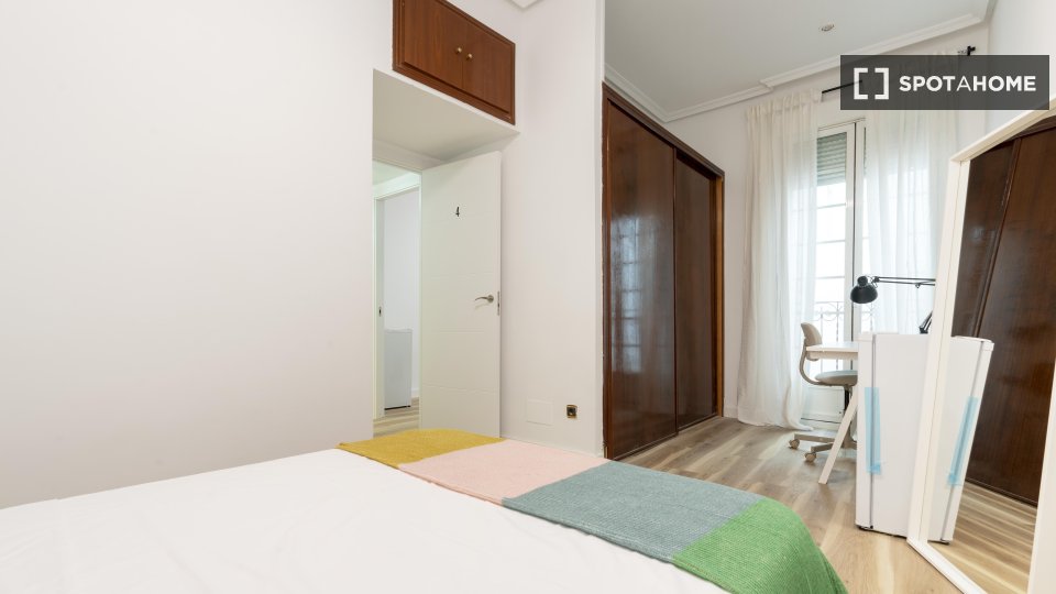 Double room Madrid, 5 beds — photo 2