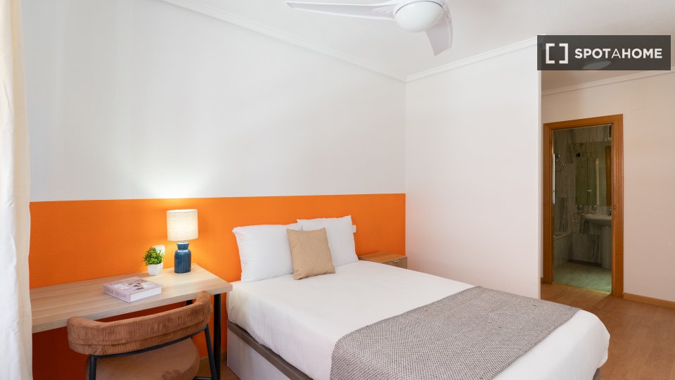 Double room Madrid, 5 beds — photo 6