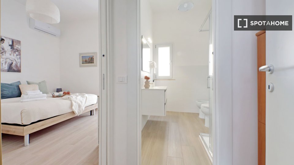 Apartment Rome, 1 bed — photo 17
