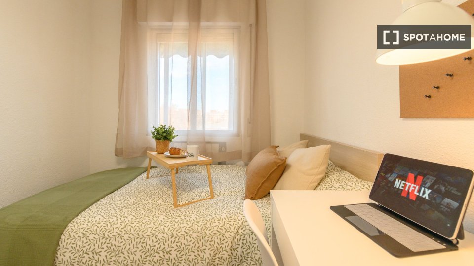 Double room Madrid, 4 beds — photo 22