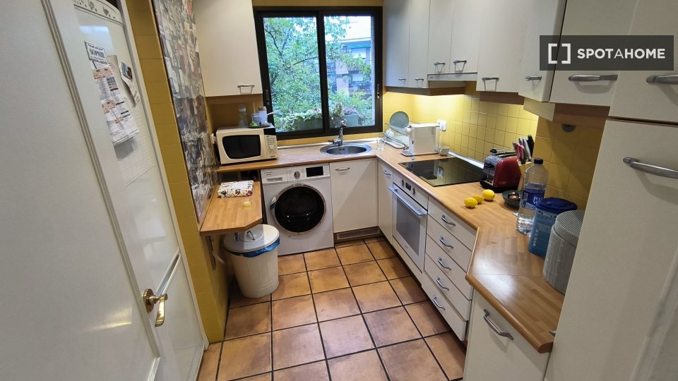 Double room Madrid, 3 beds, 105m² — photo 3
