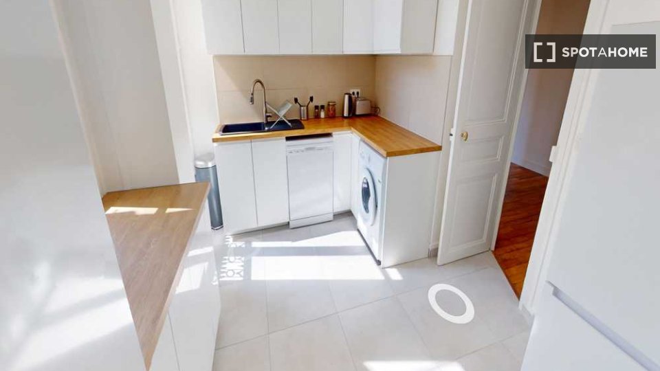 Double room Paris, 9 beds, 250m² — photo 3