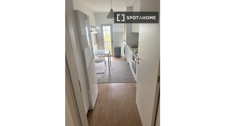 Apartment Lisbon, 2 beds, 110m² — photo 10