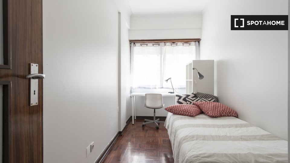 Double room Lisbon, 10 beds — photo 5