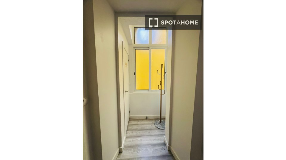 Double room Lisbon, 6 beds — photo 17