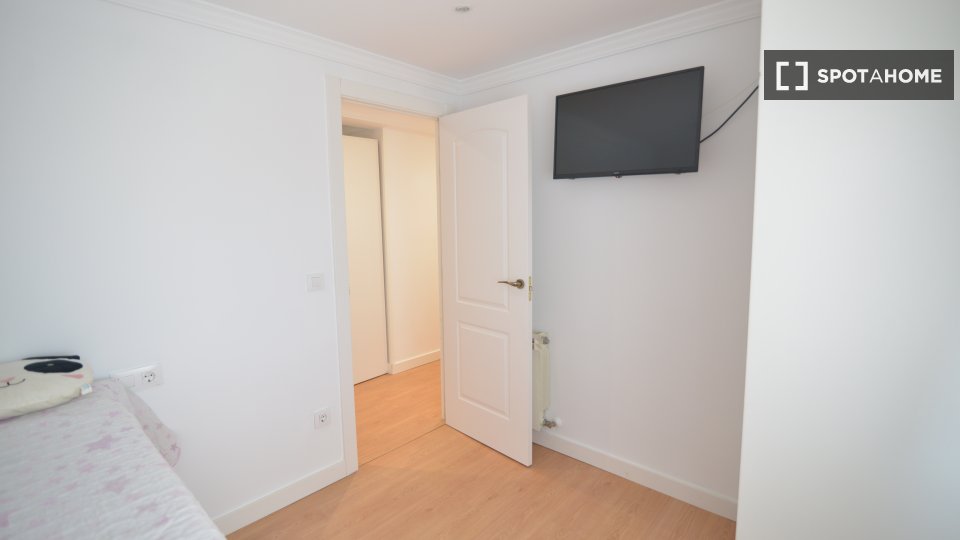 Double room Santander, 3 beds — photo 8