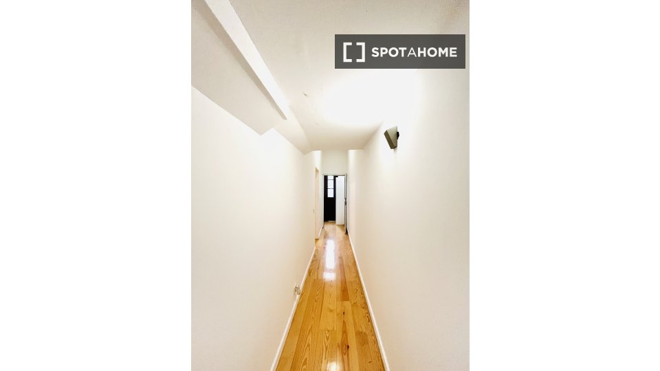 Apartment Porto, 2 beds, 74m² — photo 43