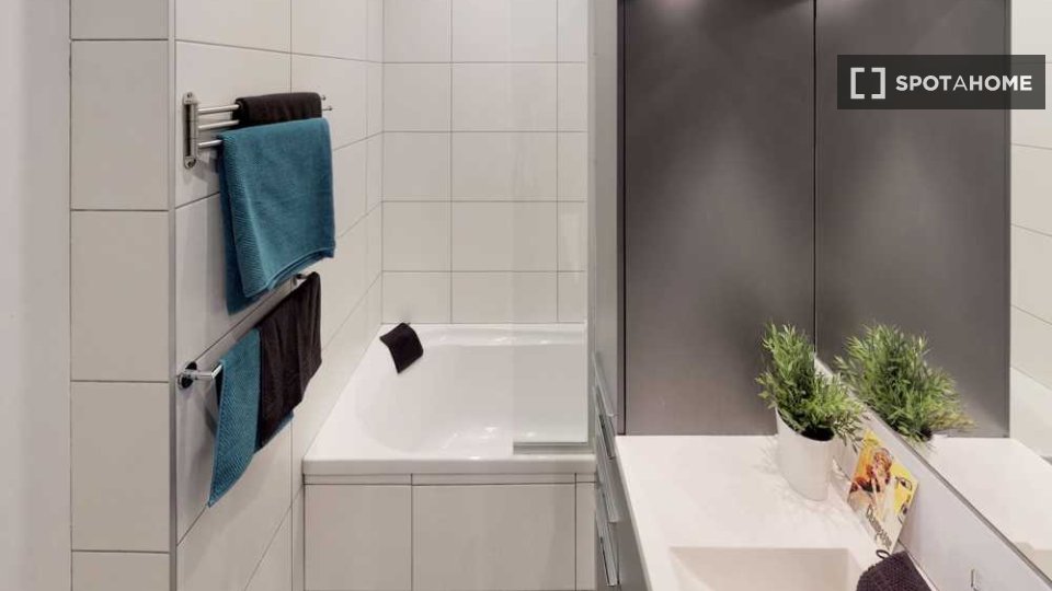Double room Lille, 4 beds, 80m² — photo 9