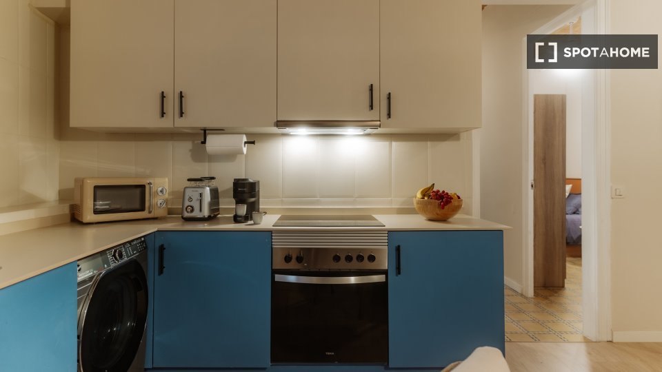 Double room Barcelona, 3 beds, 90m² — photo 9