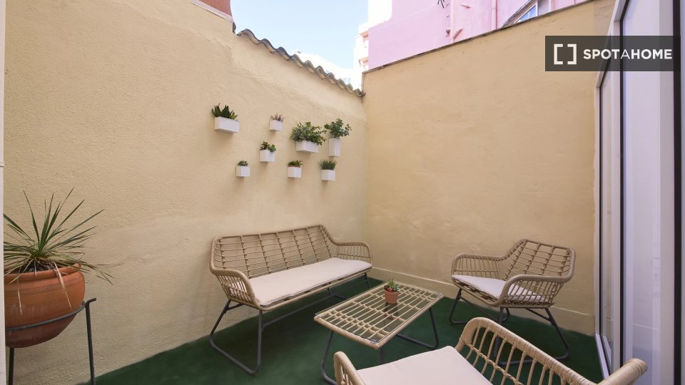 Apartment Lisbon, 1 bed — photo 11