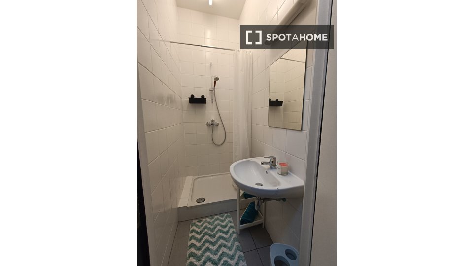 Double room Brussels, 3 beds, 120m² — photo 7