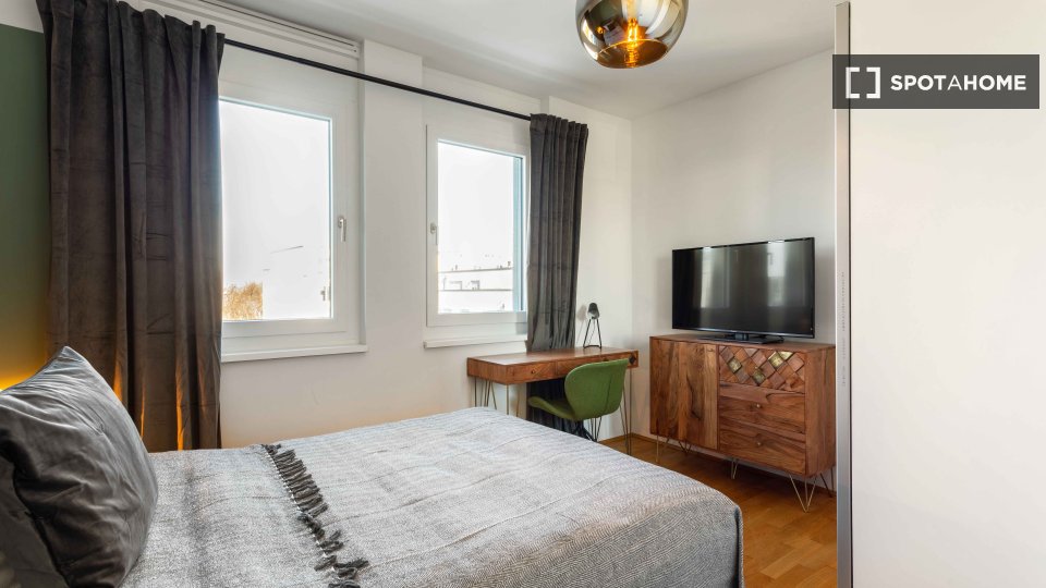 Double room Berlin, 3 beds, 92m² — photo 13