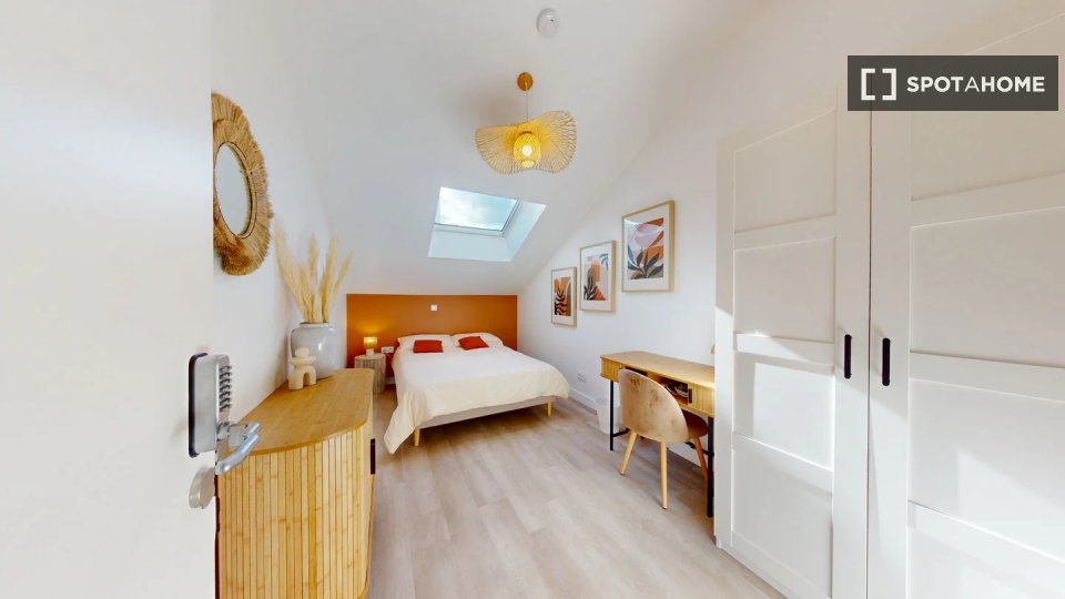 Double room Lyon, 17 beds — photo 51