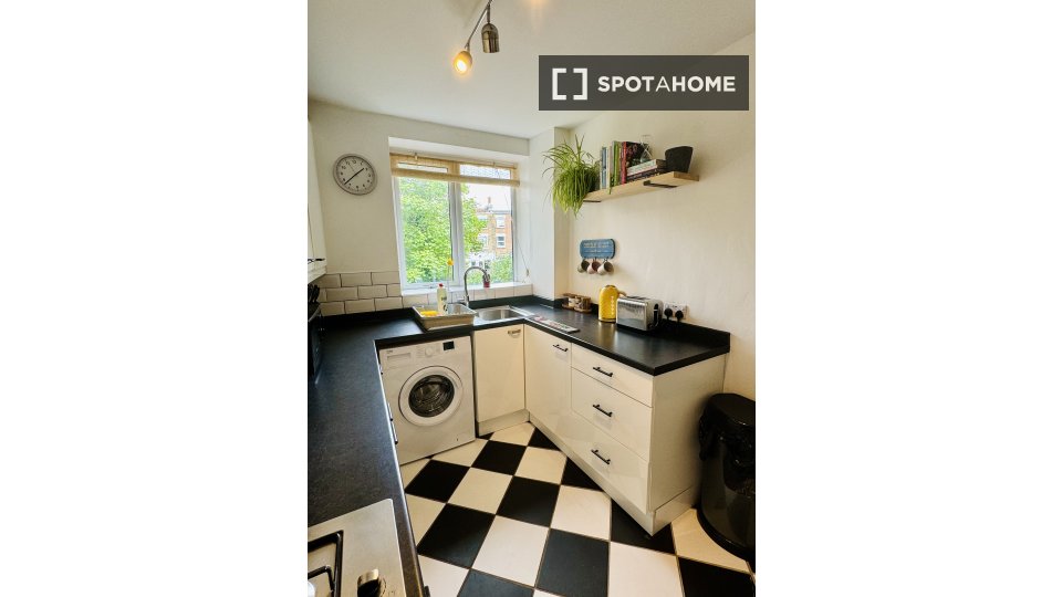 Apartment London, 2 beds, 69m² — photo 14