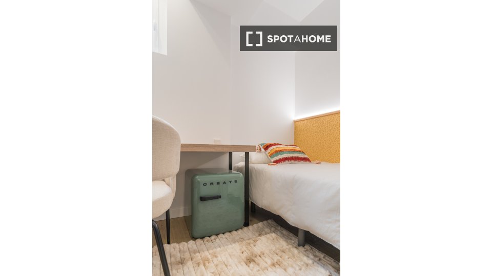 Double room Madrid, 6 beds — photo 15