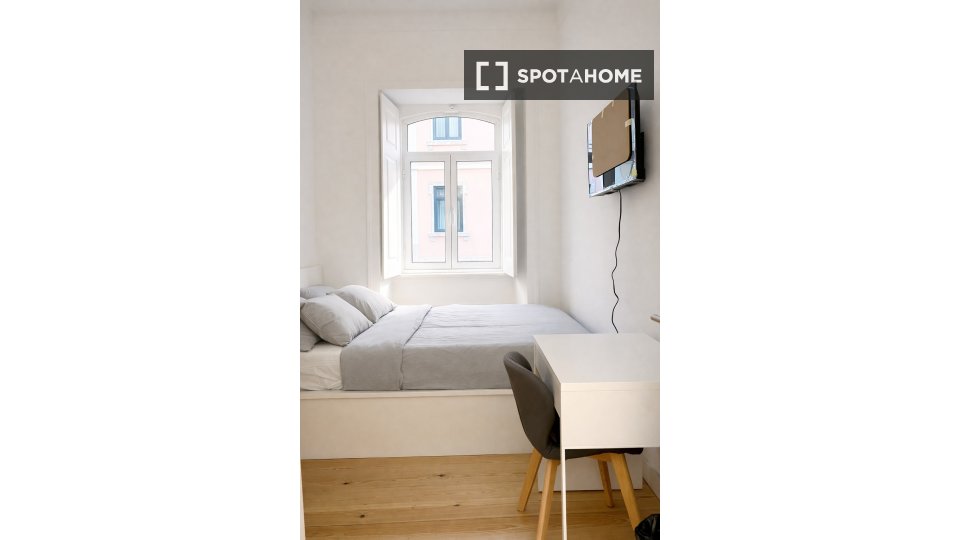 Double room Lisbon, 6 beds, 140m² — photo 36