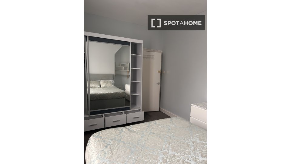 Double room London, 3 beds, 114m² — photo 2