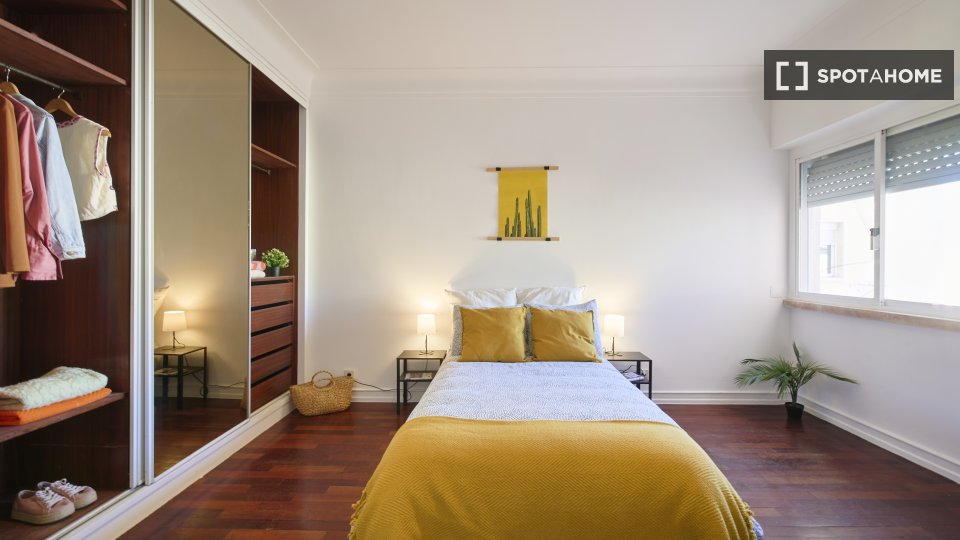 Double room Lisbon, 5 beds — photo 3