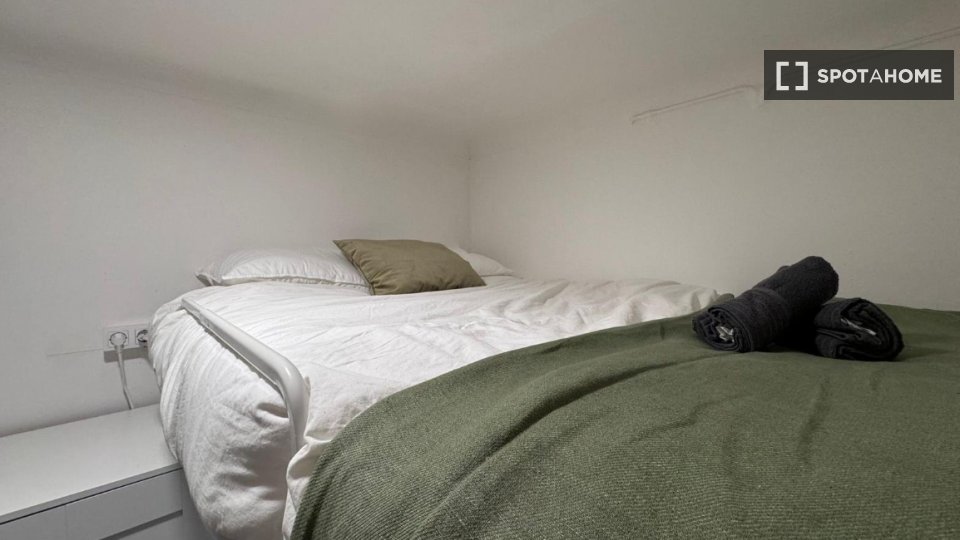 Double room Barcelona, 5 beds, 110m² — photo 7