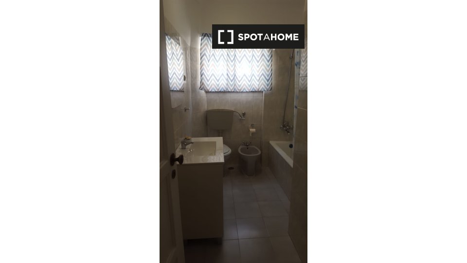 Apartment Lisbon, 1 bed — photo 4