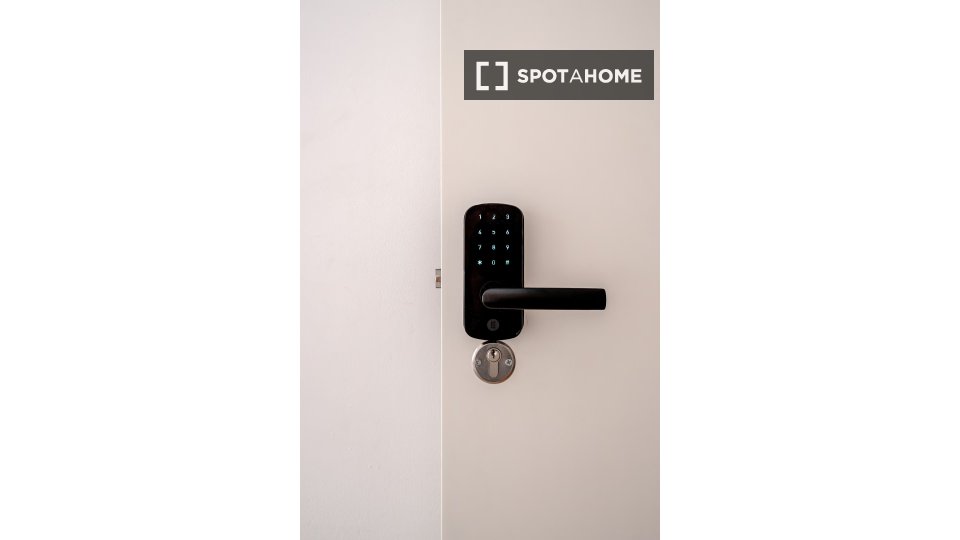 Double room Lisbon, 6 beds, 140m² — photo 26
