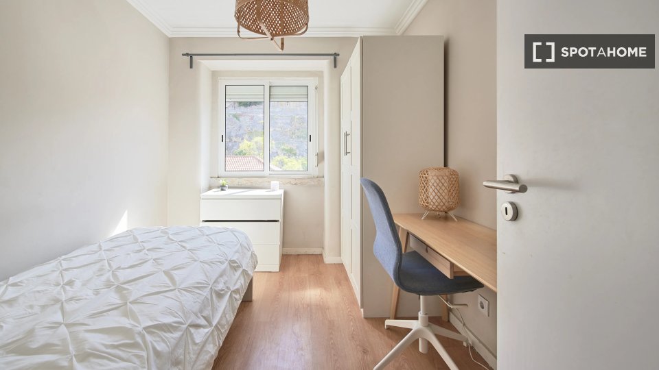 Double room Lisbon, 4 beds — photo 1