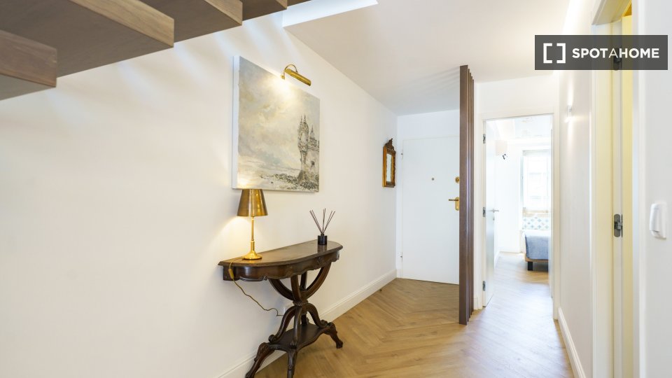 Apartment Lisbon, 2 beds, 100m² — photo 12