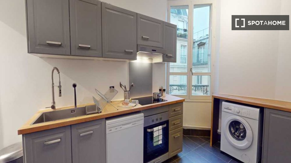 Double room Paris, 6 beds, 150m² — photo 3