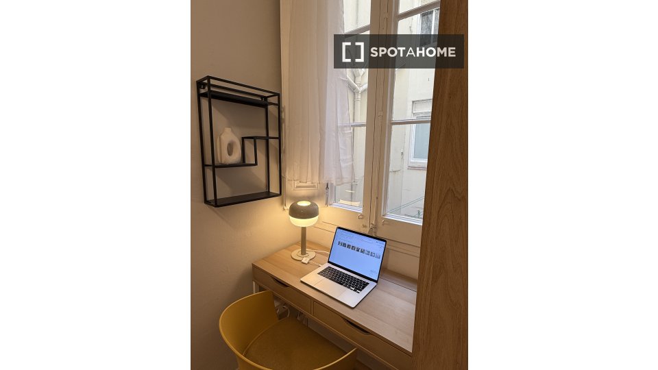 Double room Barcelona, 7 beds, 180m² — photo 8