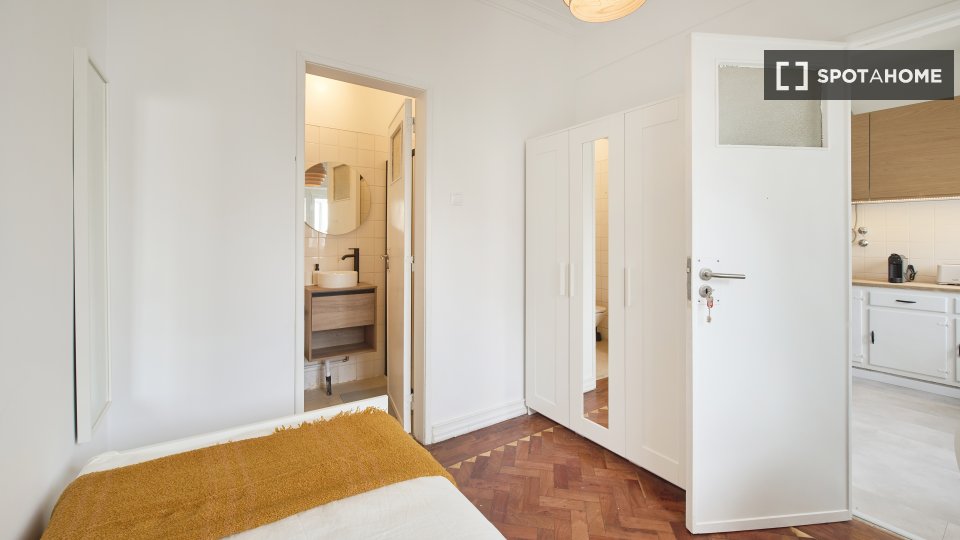 Double room Lisbon, 8 beds — photo 19