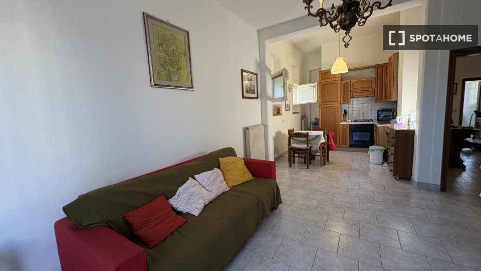 Double room Florence, 3 beds, 90m² — photo 23