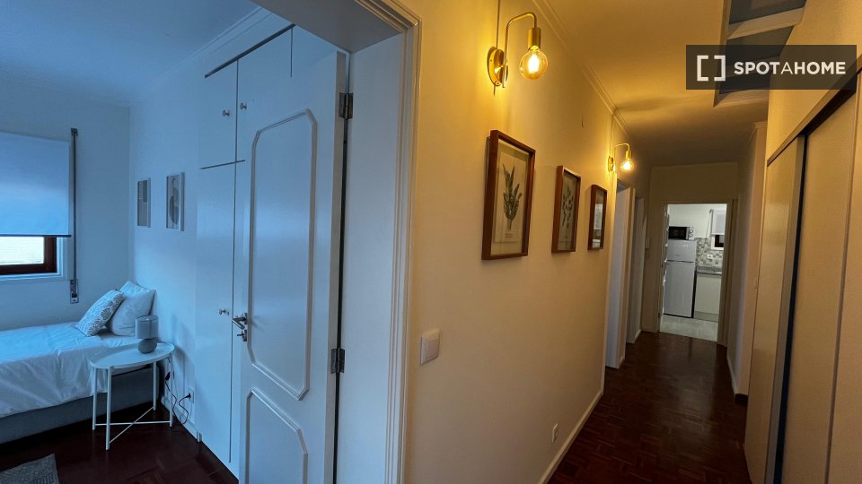 Double room Porto, 3 beds, 80m² — photo 13