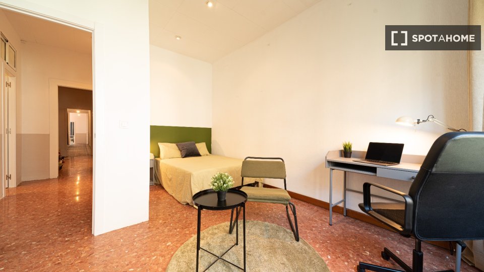 Double room Barcelona, 10 beds, 180m² — photo 1