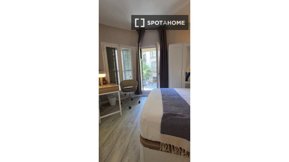 Double room Barcelona, 6 beds, 180m² — photo 19