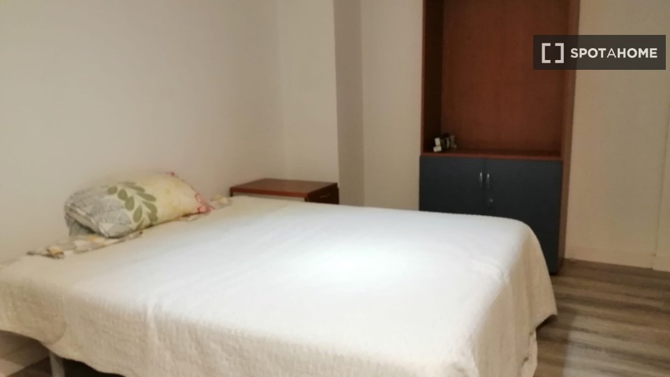 Double room Madrid, 9 beds — photo 17