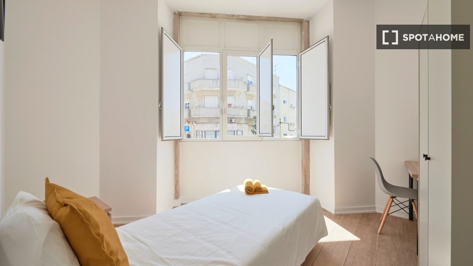 Double room Lisbon, 5 beds — photo 5