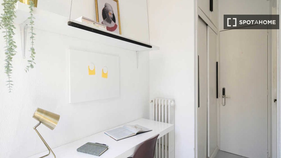 Double room Madrid, 68 beds, 2620m² — photo 50