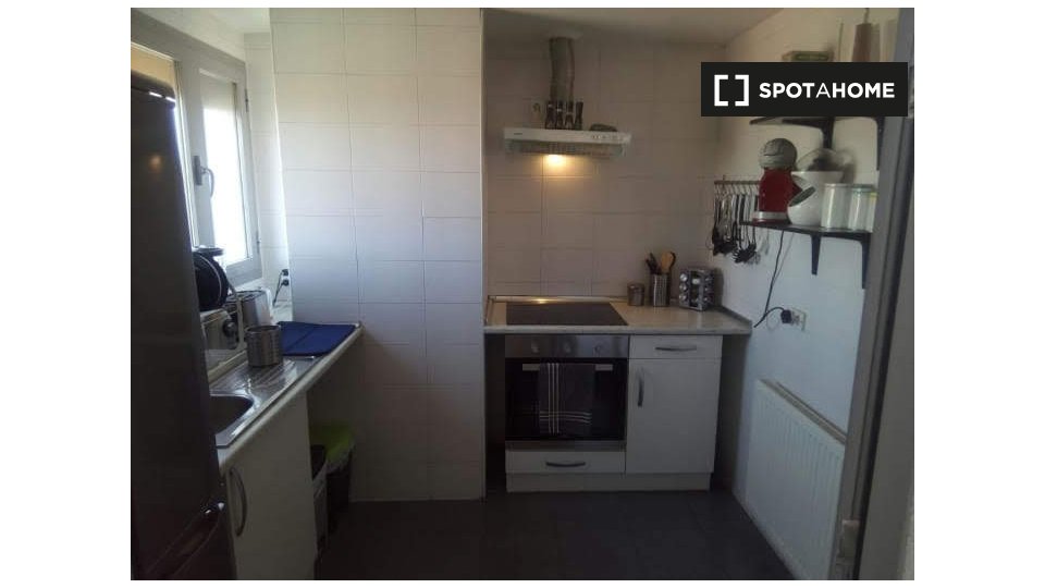 Double room Madrid, 3 beds — photo 1