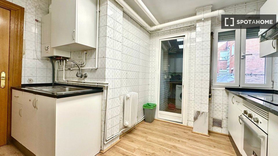 Double room Madrid, 4 beds — photo 29