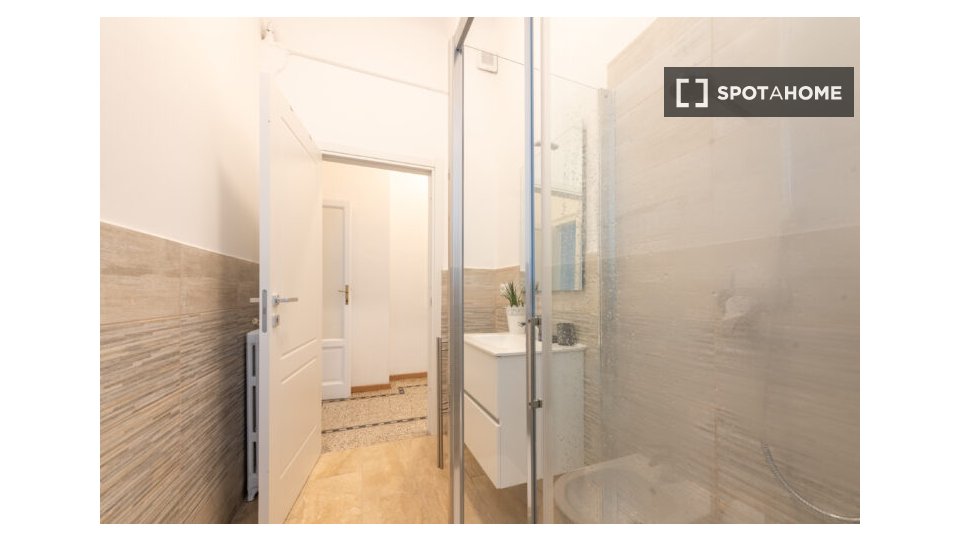 Double room Milan, 5 beds — photo 19