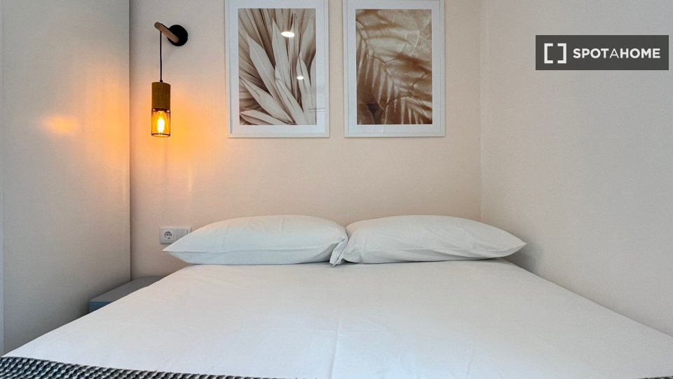 Double room Madrid, 5 beds — photo 2