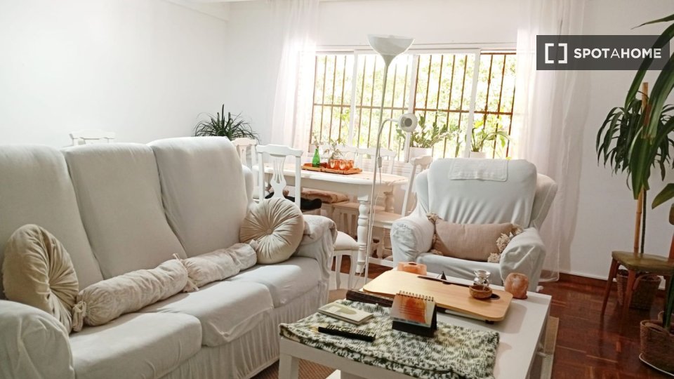 Double room Almeria, 5 beds, 190m² — photo 2