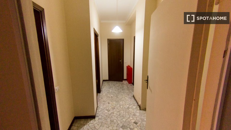 Double room Milan, 2 beds, 85m² — photo 9