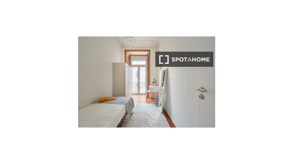 Double room Lisbon, 9 beds — photo 5
