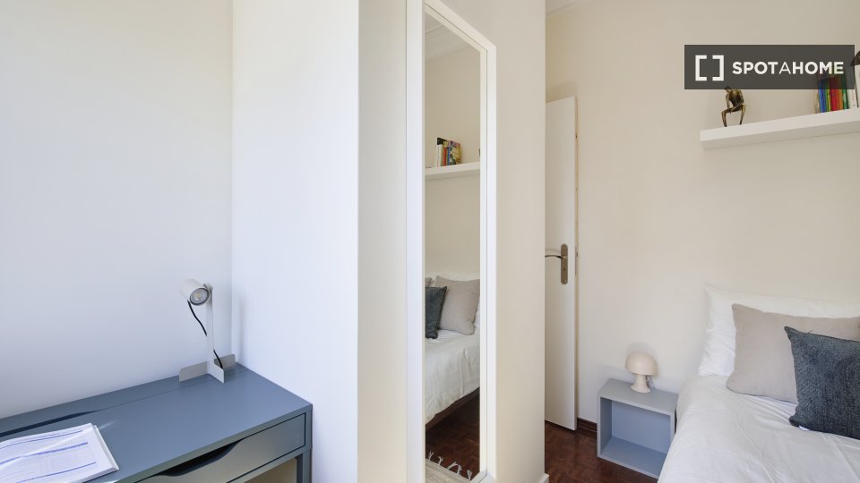 Double room Lisbon, 10 beds — photo 19