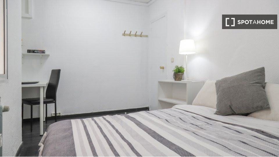 Double room Madrid, 7 beds, 115m² — photo 9
