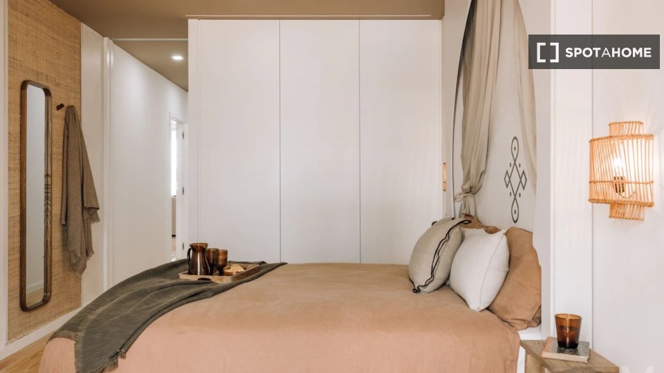 Apartment Lisbon, 2 beds, 117m² — photo 14