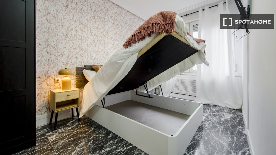 Double room Madrid, 8 beds — photo 12