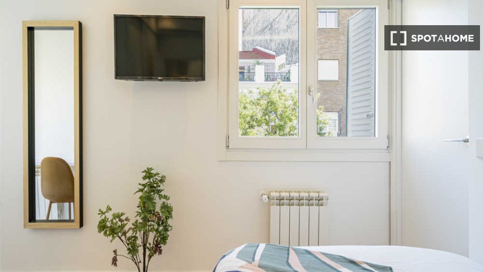 Double room Madrid, 4 beds — photo 57